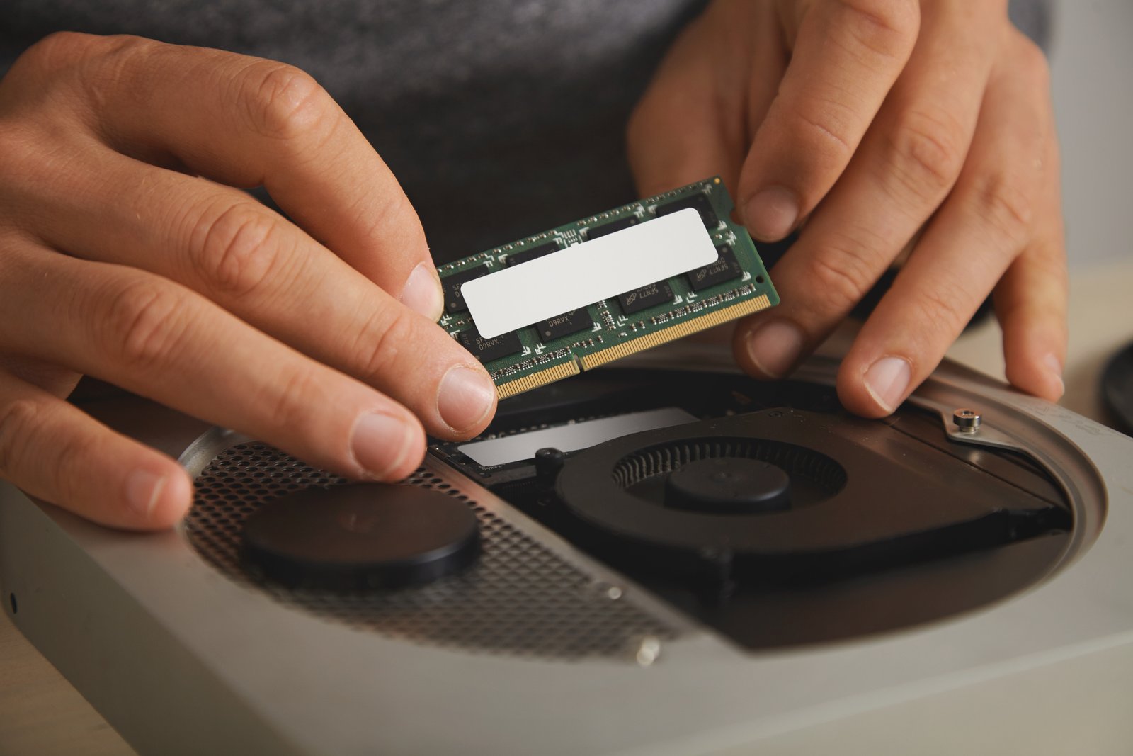 Computer and phone repairment service
